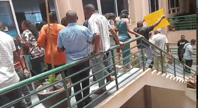 Traders have resolved to storm the offices of landlord Kitandwe and deliver a statement regarding their grievances